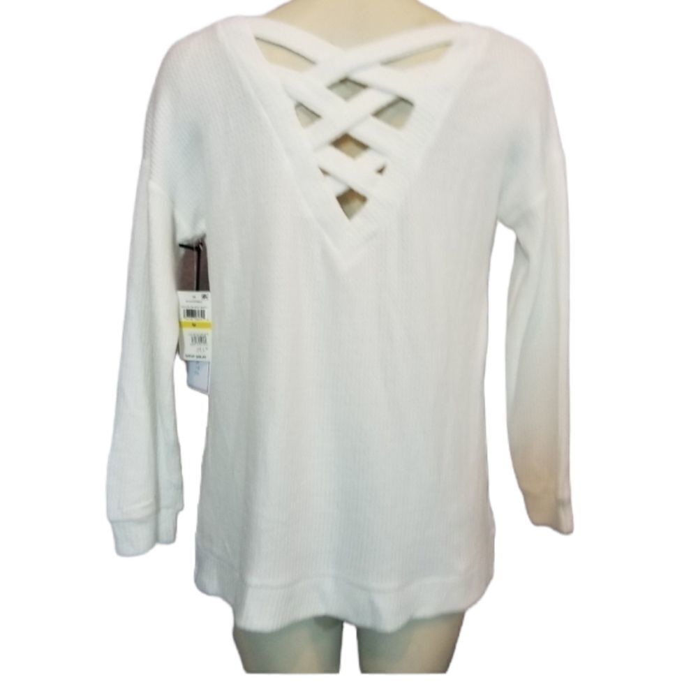 1.State White Sweater Size Medium‎